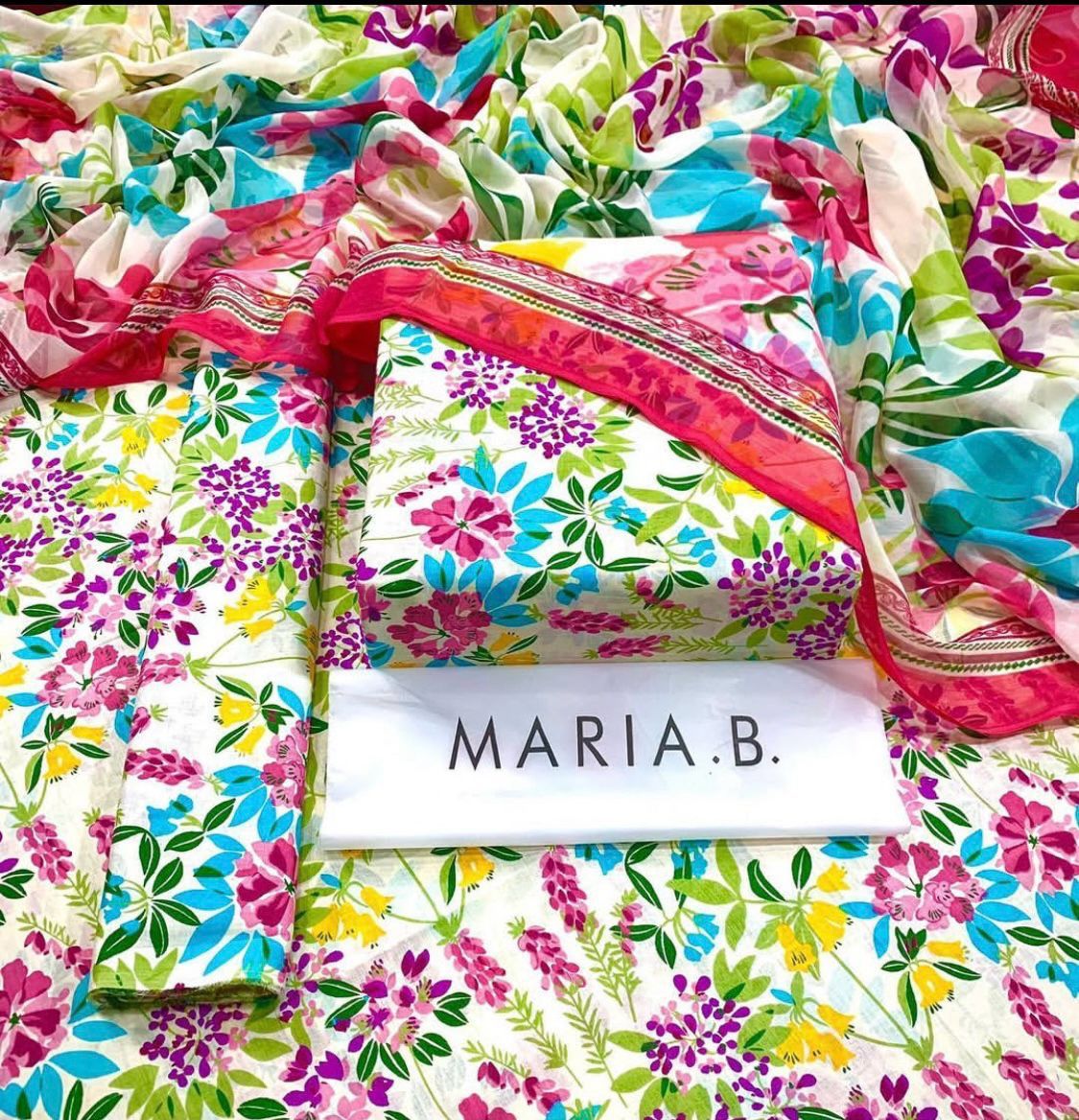 Maria B. - Shafoon dupatta 3 piece simple Lawn suit