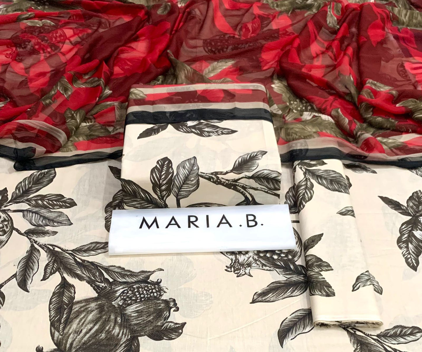 Maria B. - Shafoon dupatta 3 piece Lawn suit
