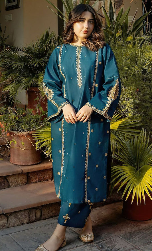 URGE.                                           2-piece Dhanak Embroidered suit